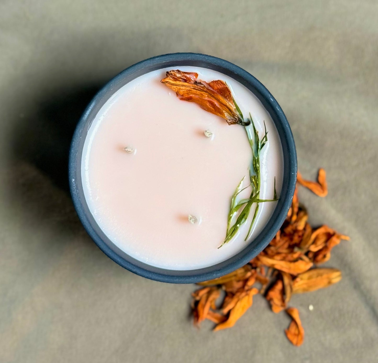 Nature's Dew Luxury Candle