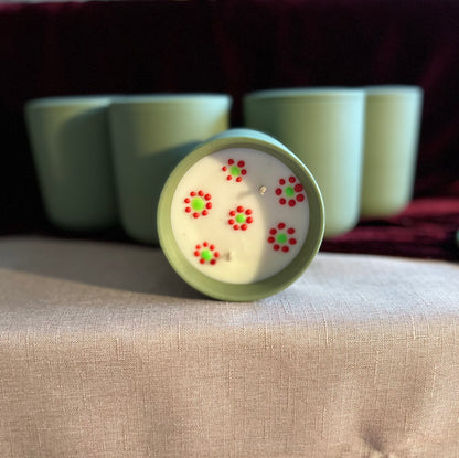 White Musk | Luxury Soy Candle - close-up - R&W Aesthetics