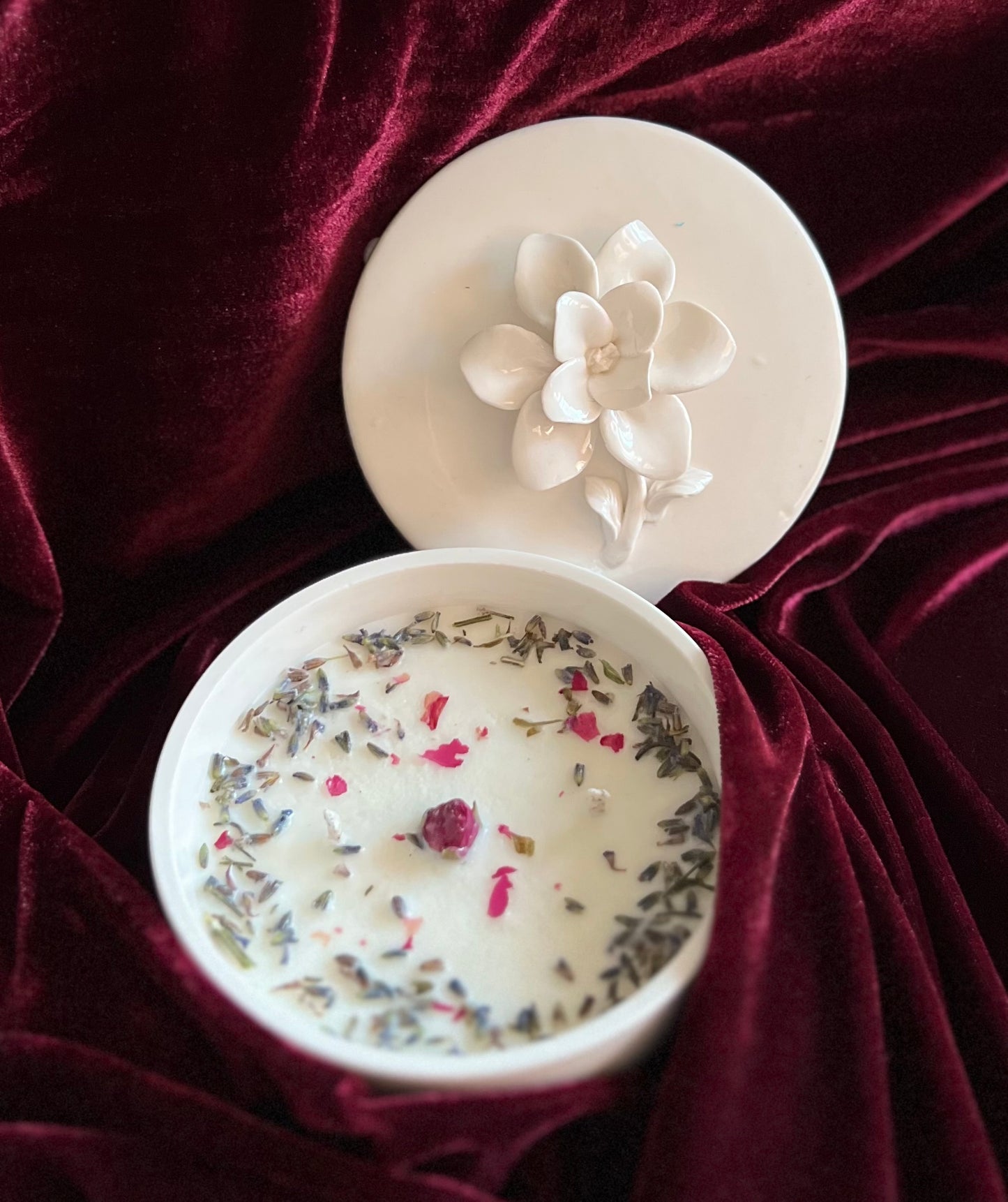 Rosender 2-wicks Limited Edition Candle in White Ceramic jar