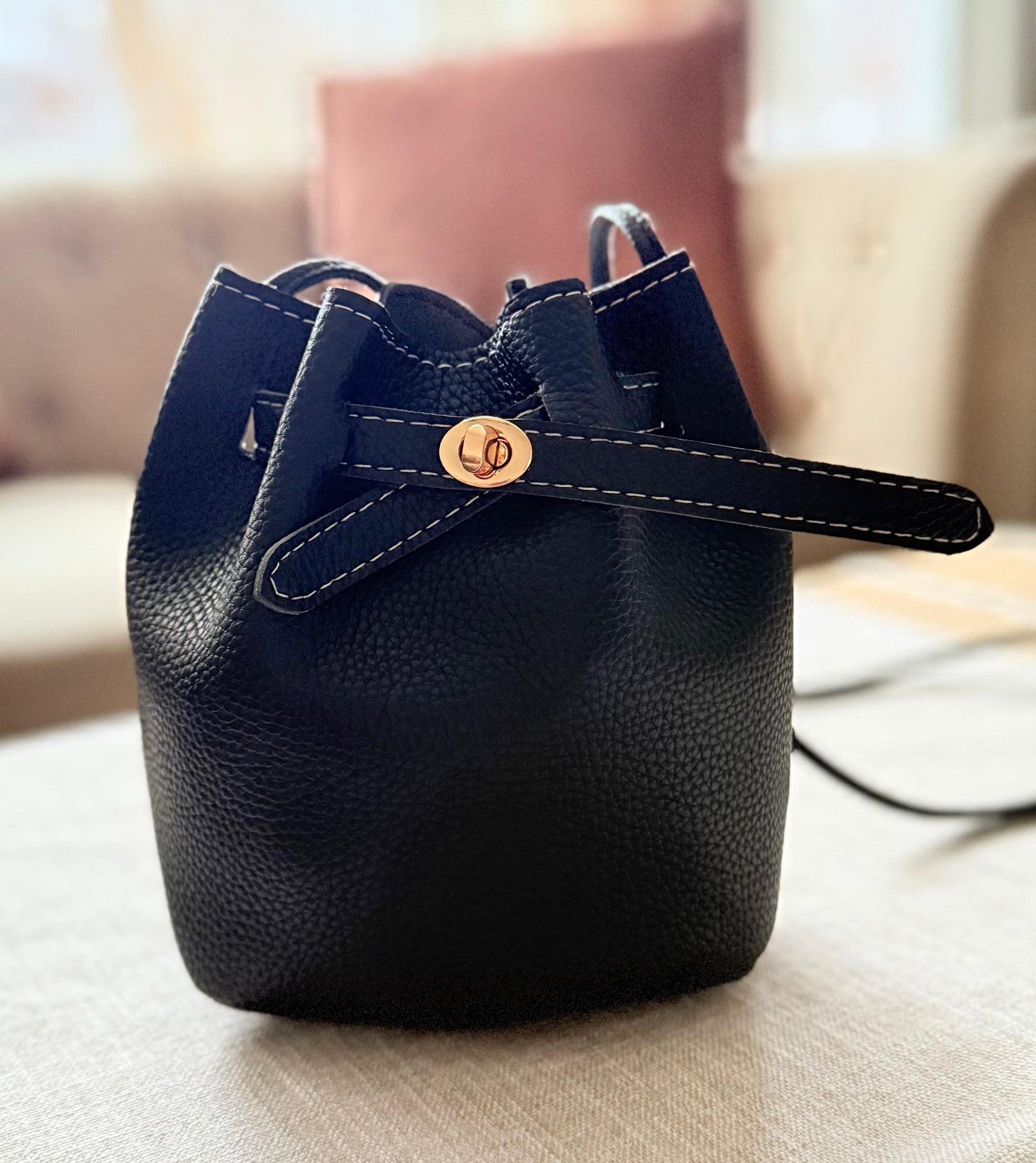 Luna | Leather Bucket Bag - detail view - R&W Aesthetics