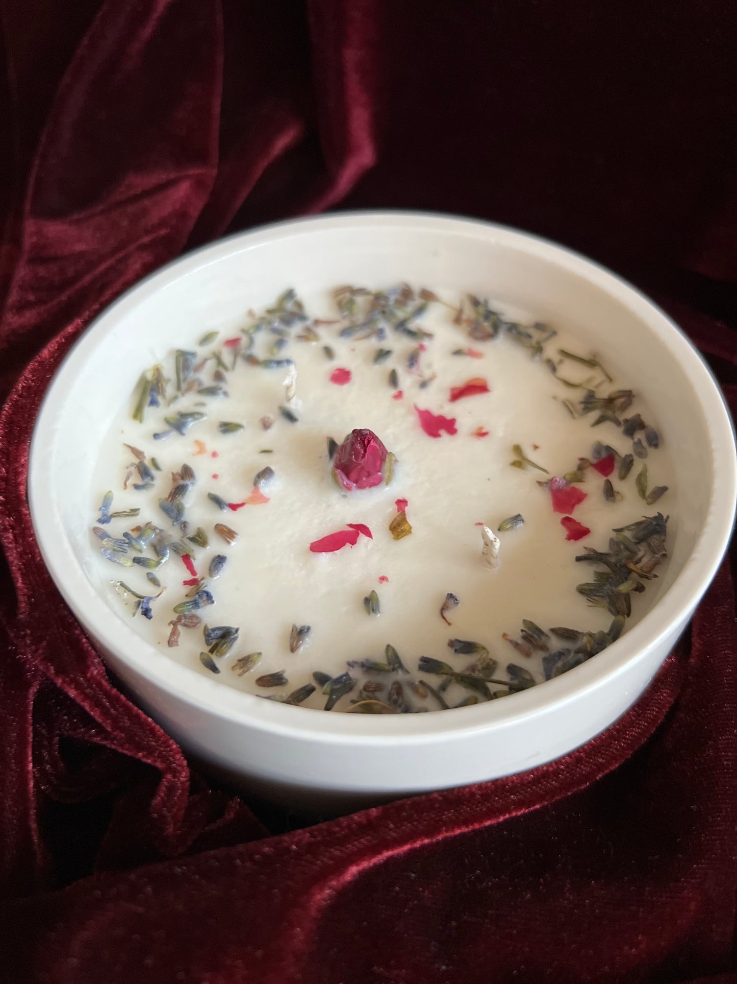 Rosender 2-wicks Limited Edition Candle in White Ceramic jar