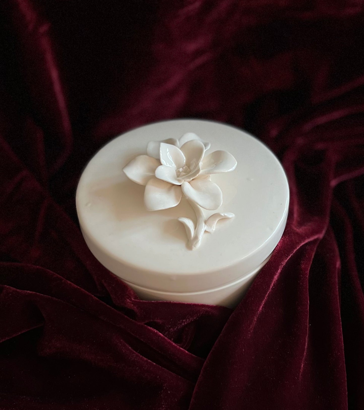 Rosender 2-wicks Limited Edition Candle in White Ceramic jar