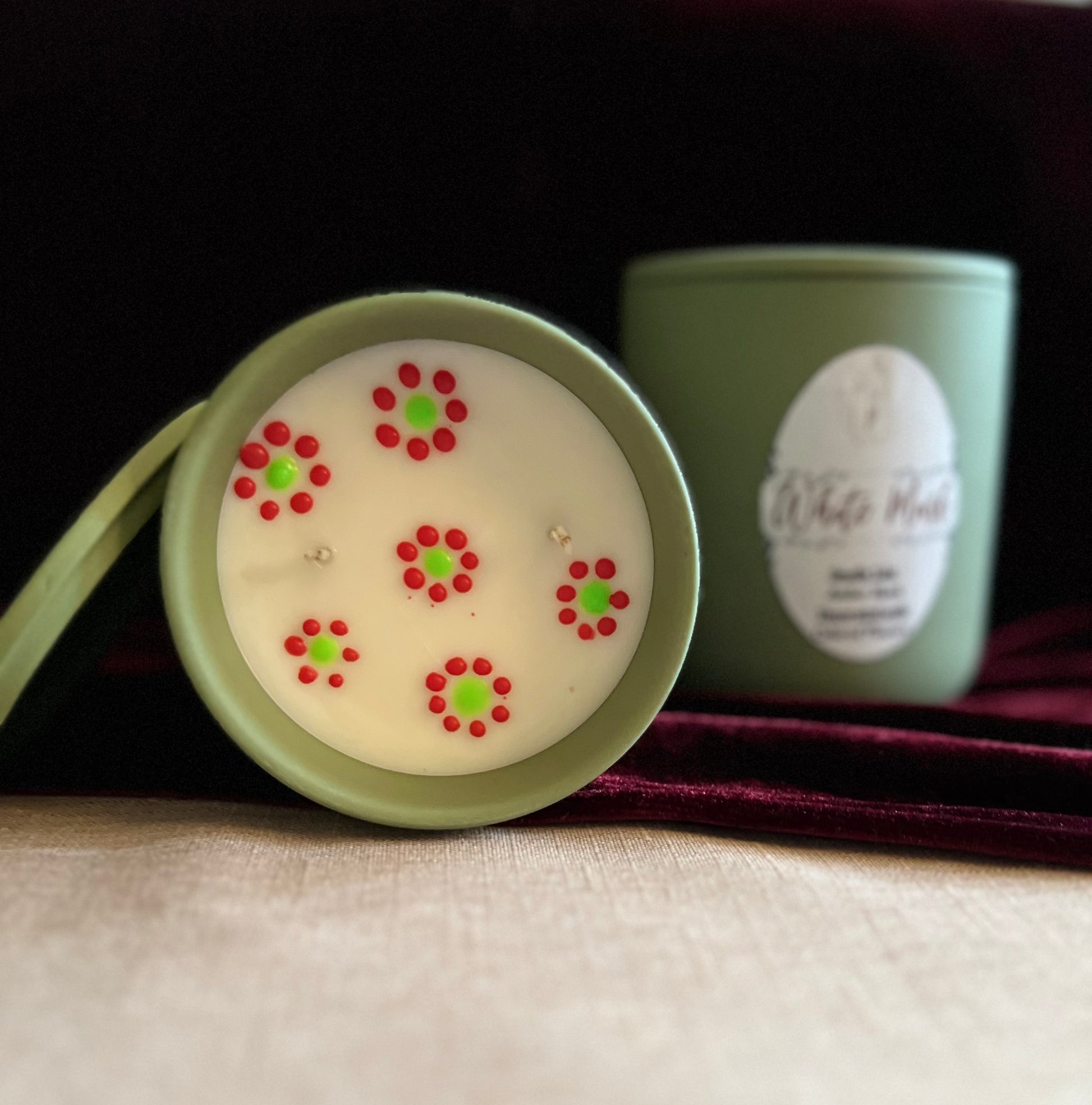 White Musk | Luxury Soy Candle - front view - R&W Aesthetics