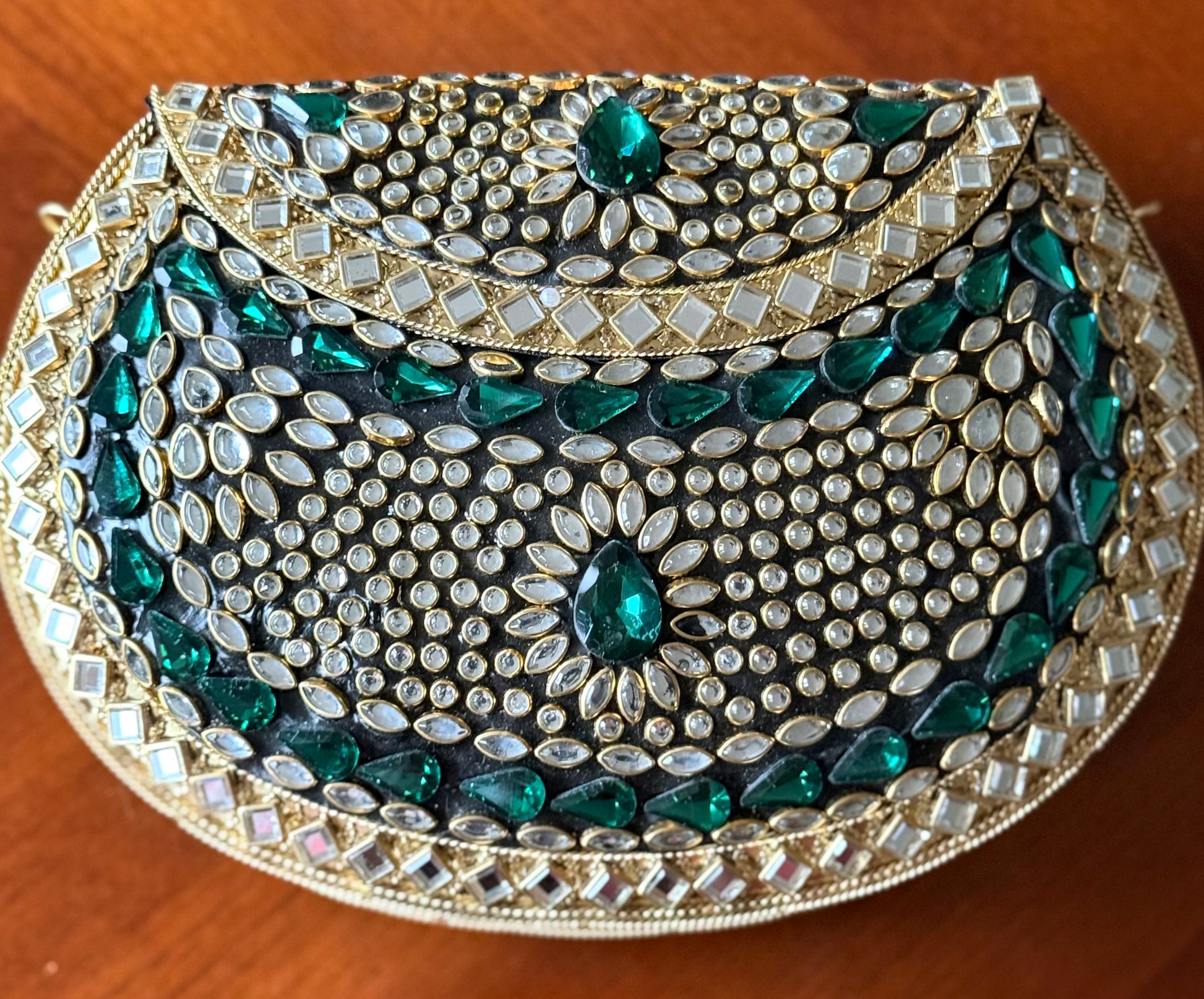 Emerald | Large Handmade Kundan Clutch - side view - R&W Aesthetics