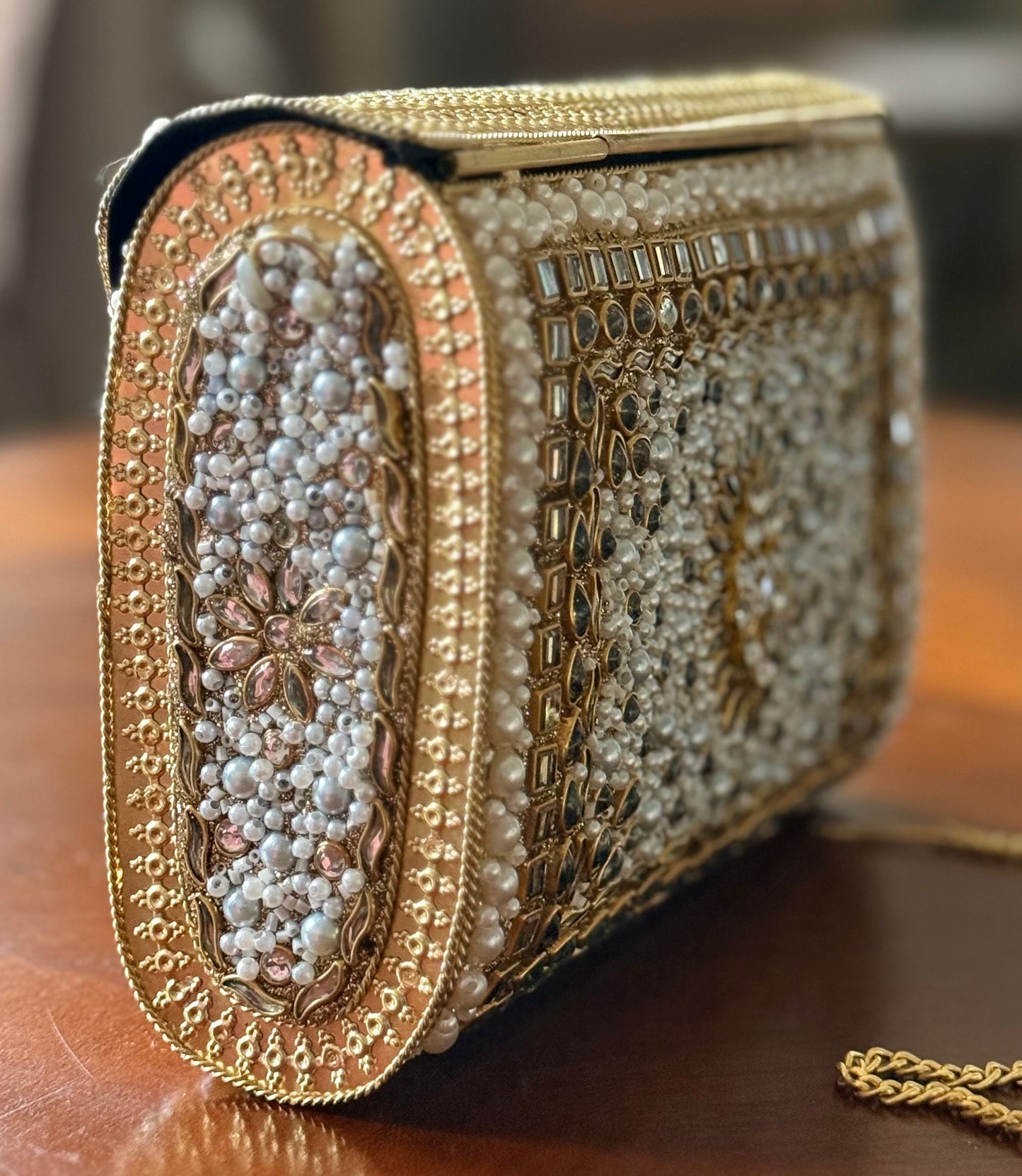 Mughal Saphire| Large Handmade Kundan Clutch - detail view - R&W Aesthetics