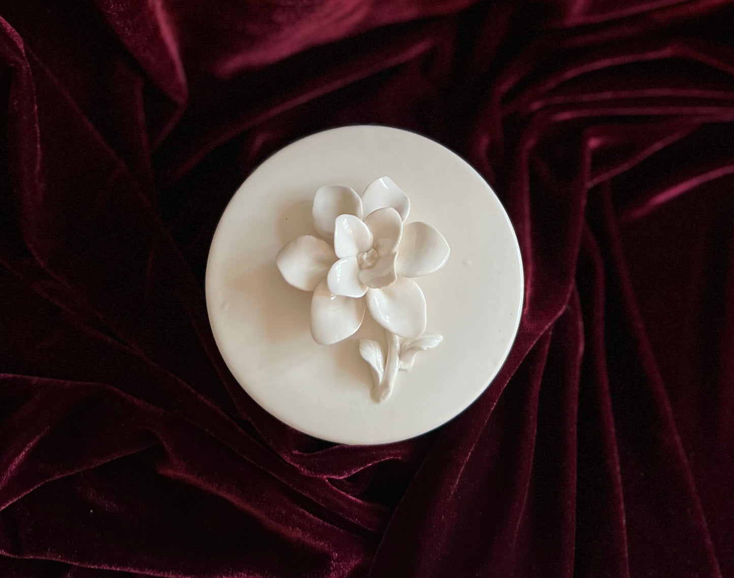 Rosender 2-wicks Limited Edition Candle in White Ceramic jar